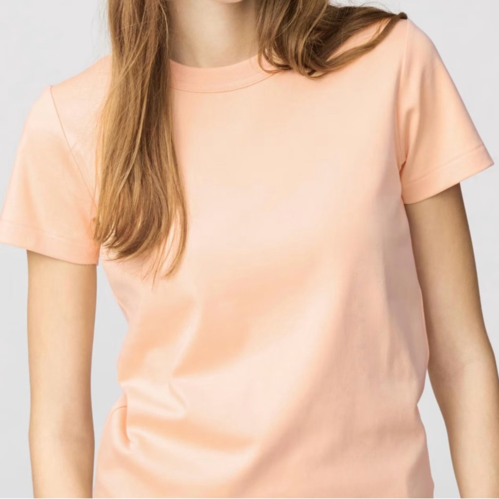 new uniqlo light orange Women's crew neck T-Shirt L minimalist